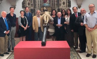 El Colectivo de Pregoneros de Écija celebra la misa de Espíritu Santo y acoge al pregonero de 2016