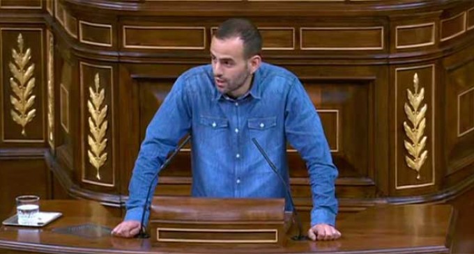 El diputado de Écija, Miguel Ángel Bustamante, presentó una moción en el Congreso sobre el derecho de asilo y la crisis de refugiados