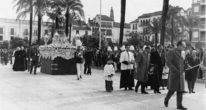 ÉCIJA COMO CADA AÑO CELEBRARÁ EL DÍA 25 LA PROCESIÓN VOTIVA CON LA IMAGEN DE SAN PABLO por Juan Méndez Varo