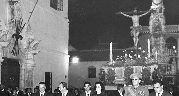 AÑO 1965:  HERMANDAD DEL CRISTO DE LA EXPIRACIÓN por Juan Méndez Varo