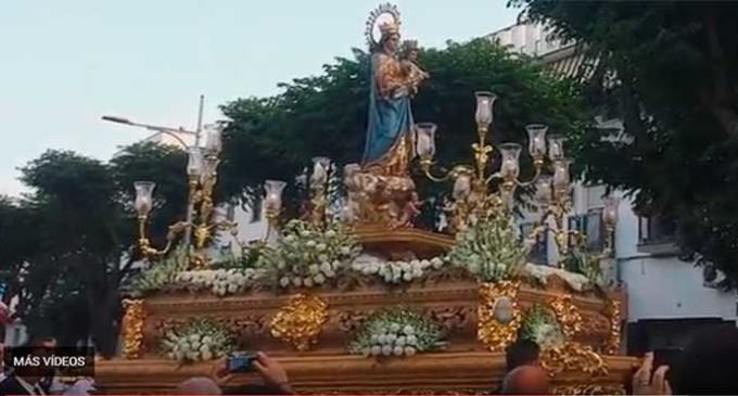 María Auxiliadora realizó su salida procesional por las calles de la feligresía (video)