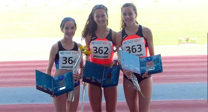 Triunfo de atletas de Écija en el XIII Meeting Iberoamericano de Huelva en la categoría alevín y cadete (videos de las carreras)