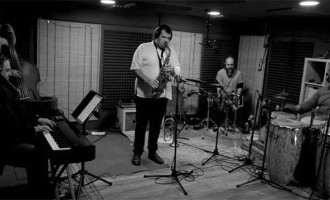 El músico y compositor de Écija, Nacho Botonero nos presenta la grabación de su nuevo trabajo FLOR DEL DESIERTO (video)