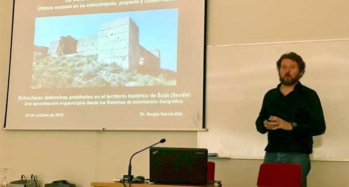 El Arqueólogo del Ayuntamiento de Écija, Sergio García Dils, ha presentado una ponencia en el Seminario Científico Internacional “Patrimonio rural/defensivo de Al-Ándalus”