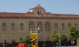 Despues de más de una década, el reloj del Ayuntamiento de Écija dará las campanadas de Fin de Año (inocentada)