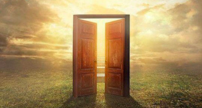 “Puertas Abiertas… a mis sentimientos” es el nuevo libro de poemas del escritor de Écija, Ramón Freire Gálvez, que pone a disposición de todos los lectores