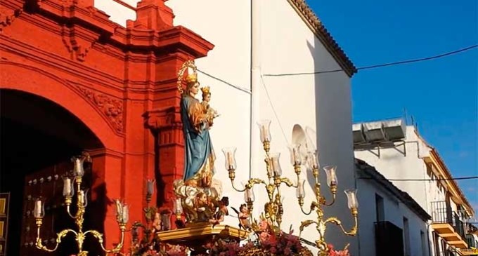 Se celebró en Écija la Procesión de María Auxiliadora con una gran asistencia de personas (Imágenes: Videos de Arte Rafael)