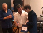 Entrega de la partitura del pasodoble Caireles al novillero Jaime González Écija (video)