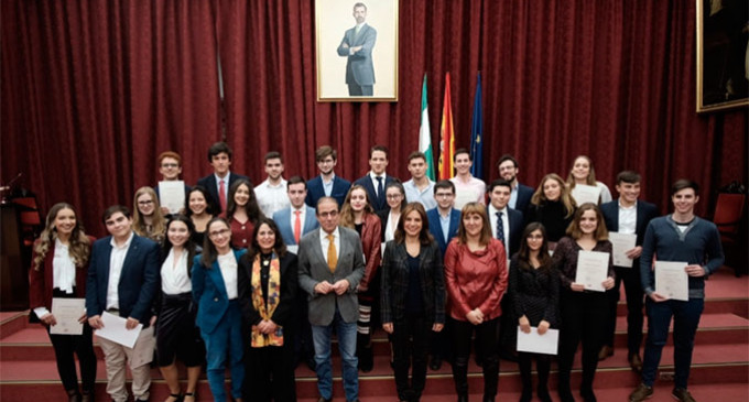 Video de los Premios a las mejores notas de Admisión a la Universidad en el Curso 2019/2020, entre los que se encuentran dos alumnos de Écija