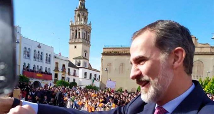 Écija se abrazó con los Reyes de España y así lo vió la Prensa Nacional: Noticias, fotografías y videos…