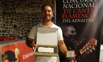 El Cantaor de Écija, Manuel Gómez Torres, obtiene el primer premio de cante flamenco de Jimena,  “La breva de Plata”