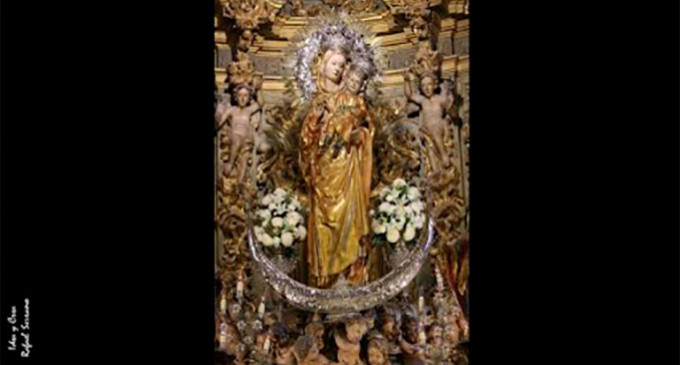 Acto con motivo de la Restauración de la Virgen del Rosario de Écija por la restauradora María del Valle Rodríguez