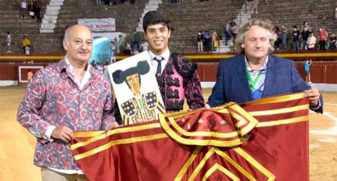 El novillero de Écija, Esteban Molina, se alza como triunfador del Primer trofeo Virgen de la Cabeza de Andújar