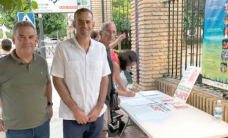 IU y el PCA recogen en la comarca de Écija 450 firmas a favor de la ILP “Bajada de la Ratio ¡Ya!” en la Educación