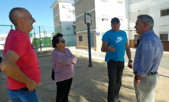 El grupo municipal de IU-Écija pide que se incluya en el PFEA del próximo año el arreglo del acerado de la Barriada de La Paz