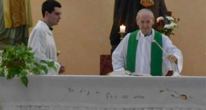 Muere el sacerdote de Écija, Antonio Rodríguez Lucena, el cura que sobrevivió al ataque yihadista de Algeciras